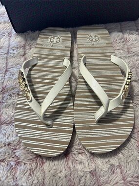 Tory Burch White Strap Striped Footbed Flip Flops with Gold Logo Charms size 9